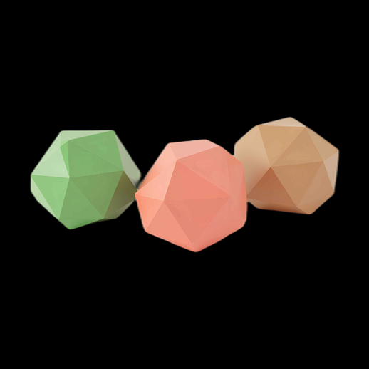 Trois icosaèdres géométriques colorés